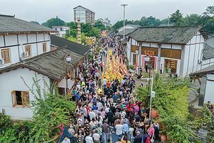 贾勒特-阿伦今日正负值至少+42 队史莫兹戈夫后首人